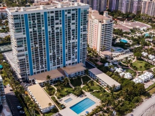 2-bedroom home for rent in Key Biscayne - 881 Ocean Dr TH7 - MondialRealty