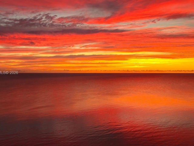 2-bedroom home for rent in Key Biscayne - 881 Ocean Dr TH7 - MondialRealty