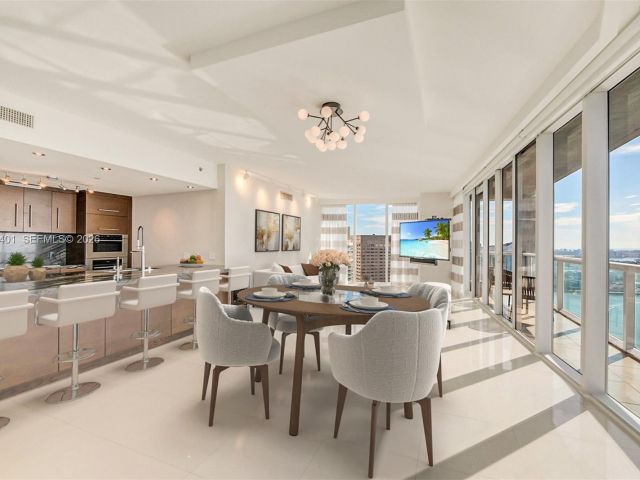 Apartment for sale  Unit #4301 - photo 7510638