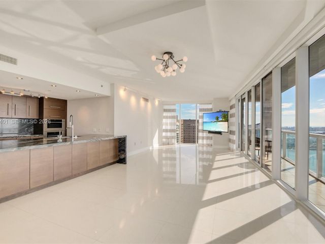 Apartment for sale  Unit #4301 - photo 7510639