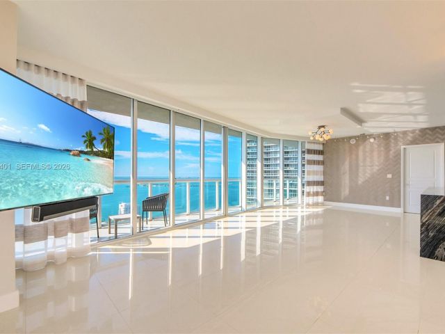 Apartment for sale  Unit #4301 - photo 7510642