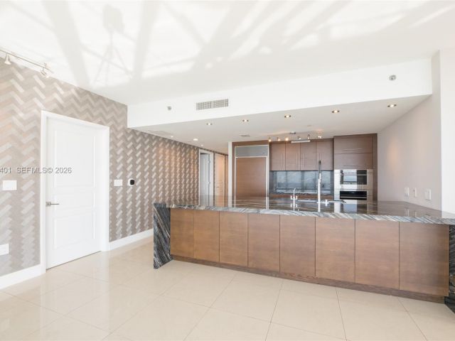 Apartment for sale  Unit #4301 - photo 7510647