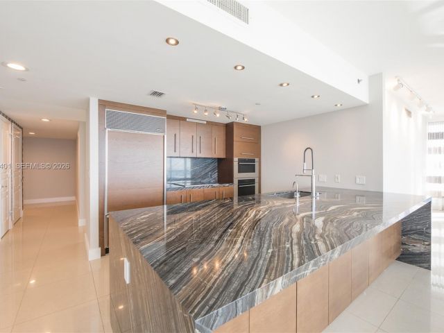 Apartment for sale  Unit #4301 - photo 7510648