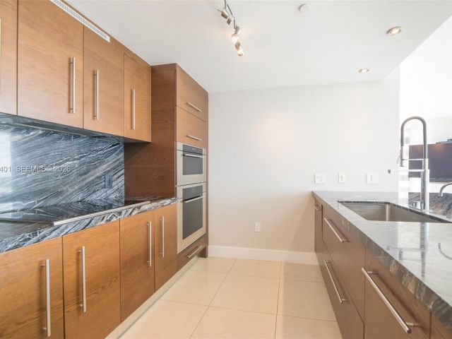 Apartment for sale  Unit #4301 - photo 7510649