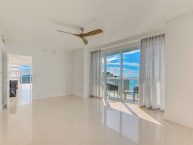 Apartment for sale  Unit #4301 - photo 7510653