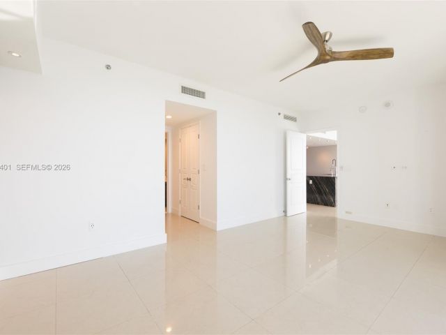 Apartment for sale  Unit #4301 - photo 7510655