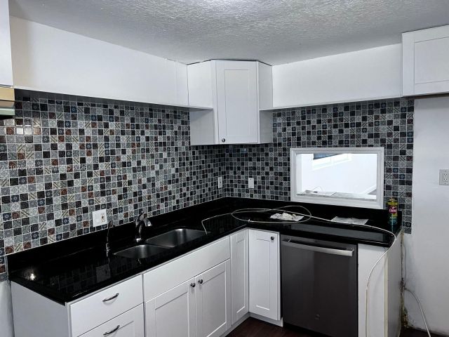 Home for sale at 109 SW 1st Ave - photo 7462253