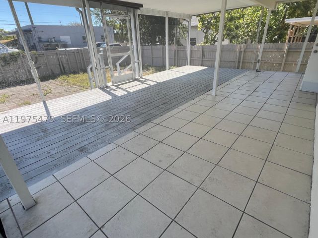 3-bedroom home for sale in Hallandale Beach - 109 SW 1st Ave - MondialRealty