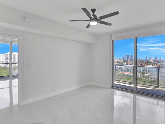 Apartment for rent  Unit #1815 - photo 7505299