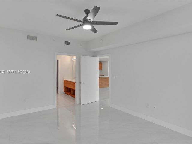 Apartment for rent  Unit #1815 - photo 7505300