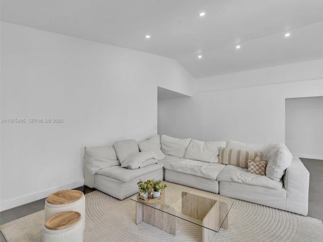 Home for rent at 4962 SW 32nd Way - photo 7474451