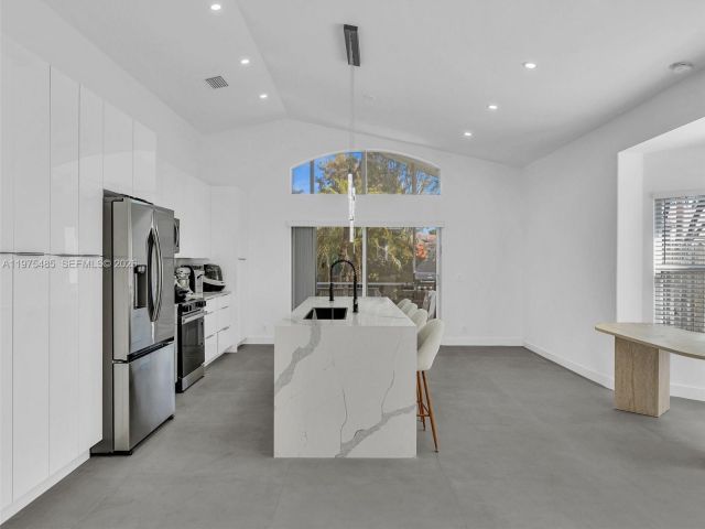 Home for rent at 4962 SW 32nd Way - photo 7474458