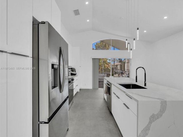 Home for rent at 4962 SW 32nd Way - photo 7474464