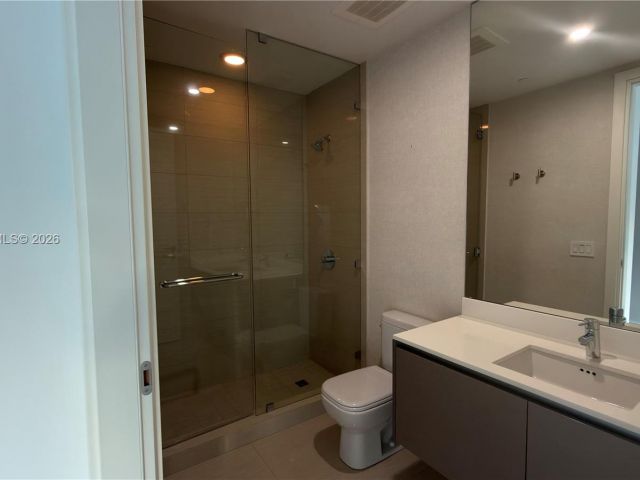 3-bedroom condo for sale in Aventura - 3250 NE 188th St 204 - MondialRealty