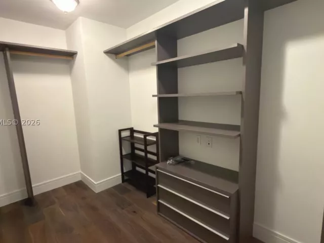 3-bedroom condo for sale in Aventura - 3250 NE 188th St 204 - MondialRealty