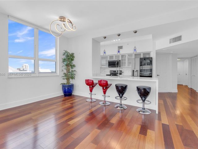 Apartment for rent  Unit #PH102 - photo 7511943