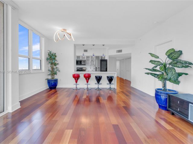 Apartment for rent  Unit #PH102 - photo 7511946