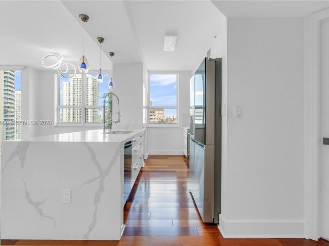 Apartment for rent  Unit #PH102 - photo 7511948