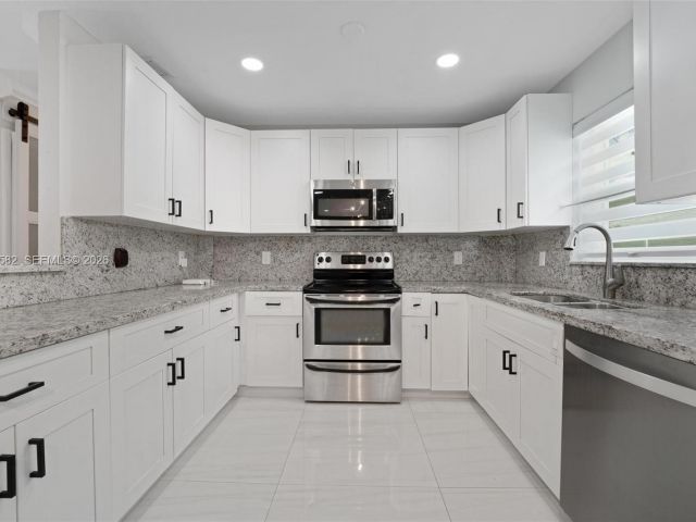 Home for sale at 309 SE 3rd Ter - photo 7529233