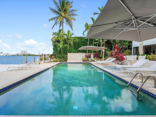 Home for rent at 279 N Hibiscus Dr 0 - photo 7469072