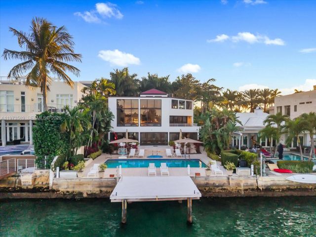 Home for rent at 279 N Hibiscus Dr 0 - photo 7469074