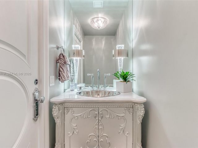 Apartment for sale  Unit #1607 - photo 7509224