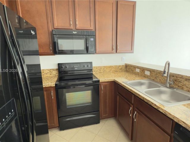 Home for rent at 1522 SW 147th Ter - photo 7455032