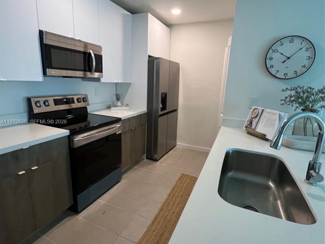 Home for rent at 2526 Pierce St 15 - photo 7474293