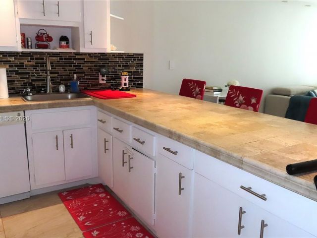 Apartment for rent  Unit #803 - photo 7502234