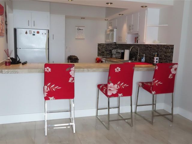 Apartment for rent  Unit #803 - photo 7502242