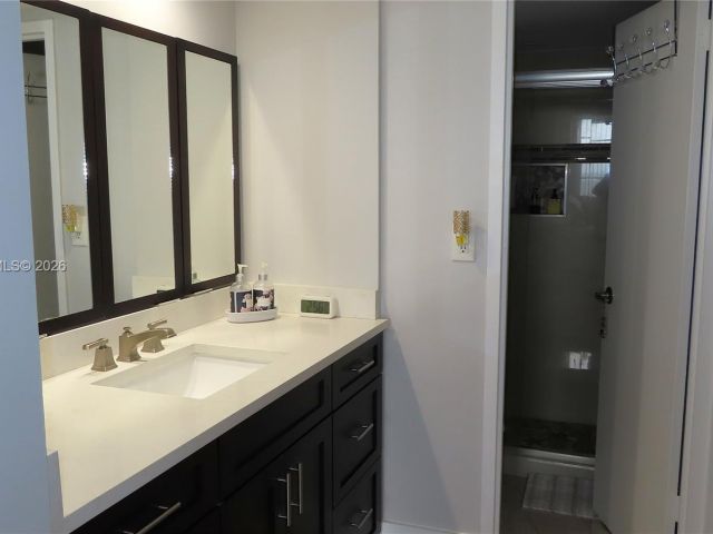 Apartment for rent  Unit #803 - photo 7502252