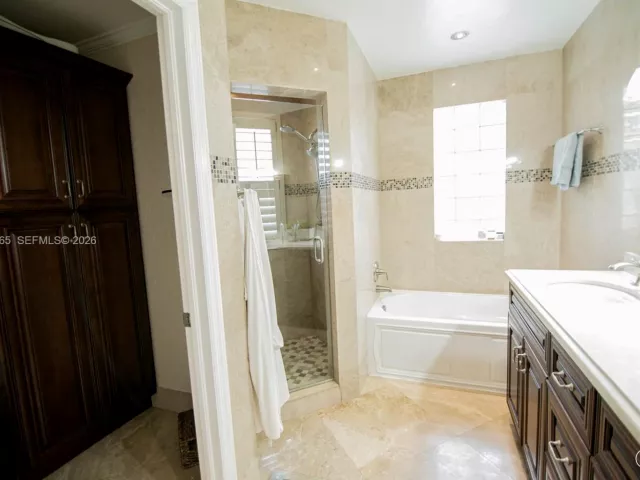 4-bedroom home for sale in Miami - 15542 SW 112th Dr - MondialRealty