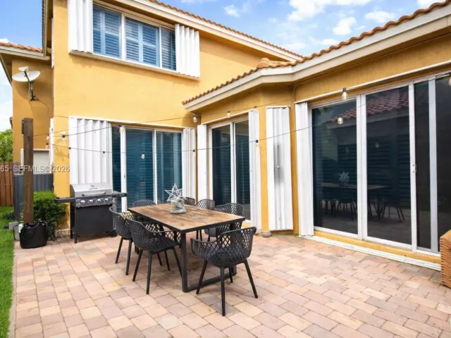 4-bedroom home for sale in Miami - 15542 SW 112th Dr - MondialRealty