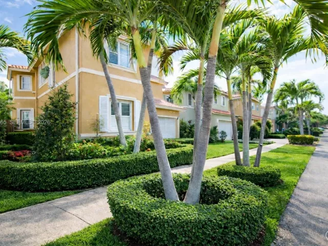 4-bedroom home for sale in Miami - 15542 SW 112th Dr - MondialRealty