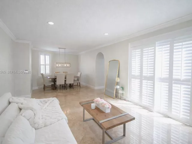 4-bedroom home for sale in Miami - 15542 SW 112th Dr - MondialRealty