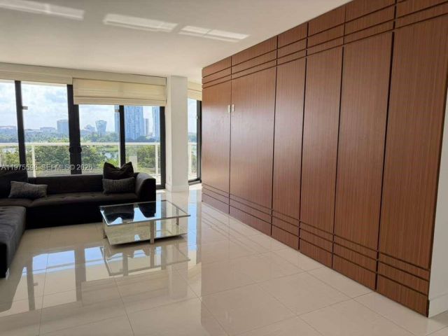 Apartment for rent  Unit #611 - photo 7503073