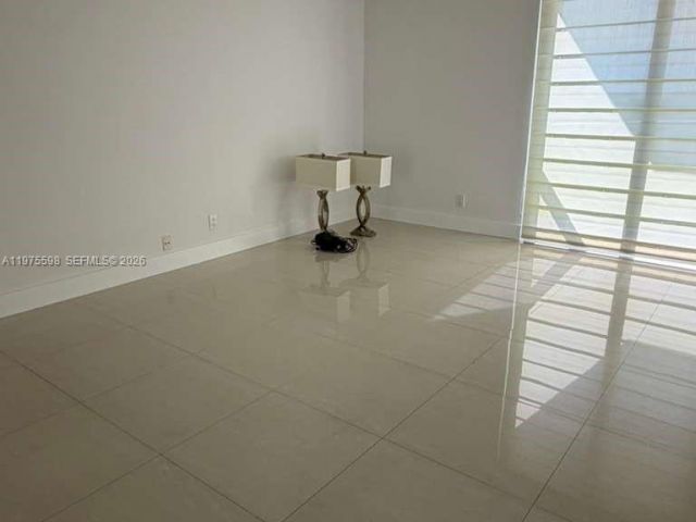 Apartment for rent  Unit #611 - photo 7503083