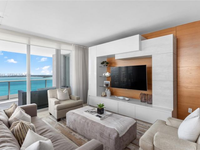 Apartment for sale  Unit #1901 - photo 7522820