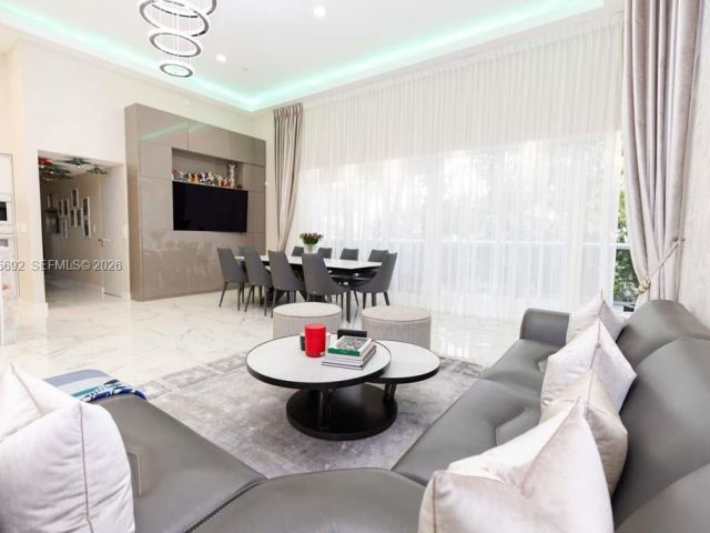 Apartment for sale  Unit #310 - photo 7500418