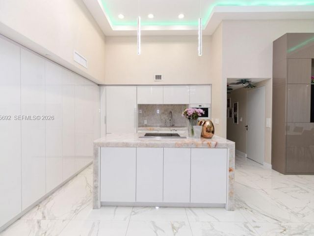 Apartment for sale  Unit #310 - photo 7500430