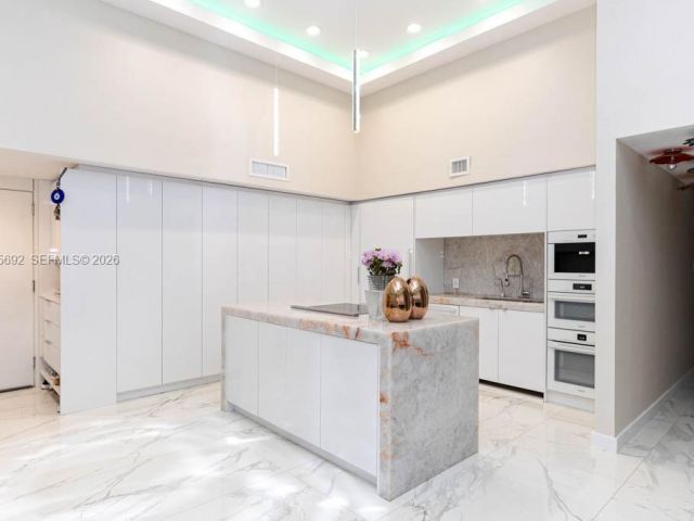 Apartment for sale  Unit #310 - photo 7500432