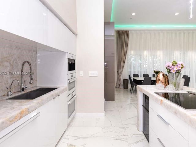 Apartment for sale  Unit #310 - photo 7500435