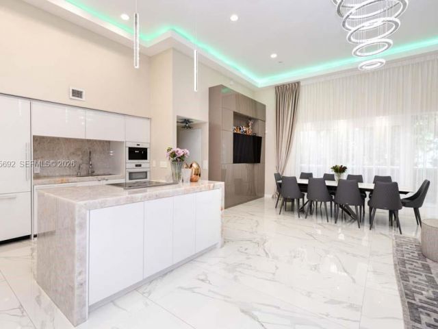 Apartment for sale  Unit #310 - photo 7500436