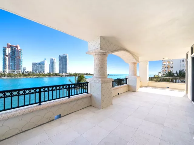 7-bedroom condo for sale in Miami Beach - 7043 Fisher Island Dr 7043 - MondialRealty