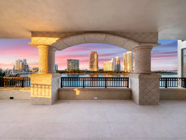 7-bedroom condo for sale in Miami Beach - 7043 Fisher Island Dr 7043 - MondialRealty