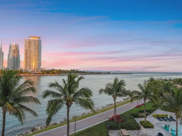7-bedroom condo for sale in Miami Beach - 7043 Fisher Island Dr 7043 - MondialRealty