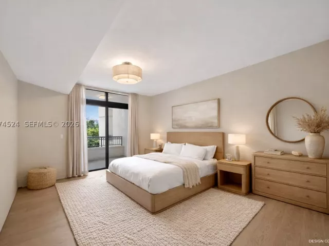 7-bedroom condo for sale in Miami Beach - 7043 Fisher Island Dr 7043 - MondialRealty