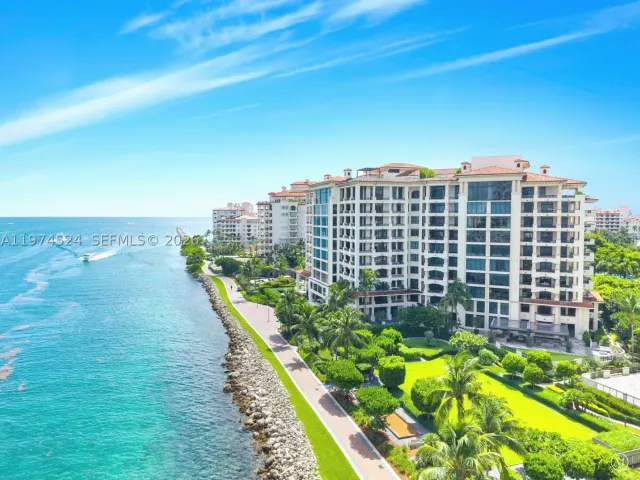 7-bedroom condo for sale in Miami Beach - 7043 Fisher Island Dr 7043 - MondialRealty
