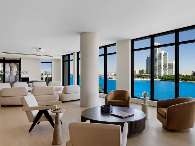 7-bedroom condo for sale in Miami Beach - 7043 Fisher Island Dr 7043 - MondialRealty