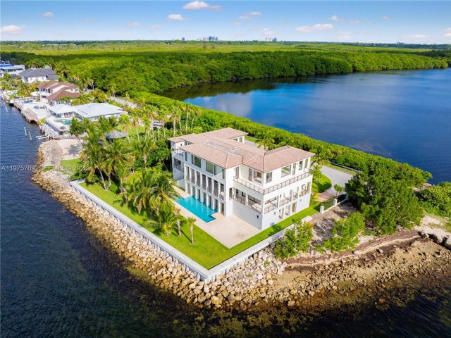 Home for sale at 650 Lugo Ave - photo 7471374